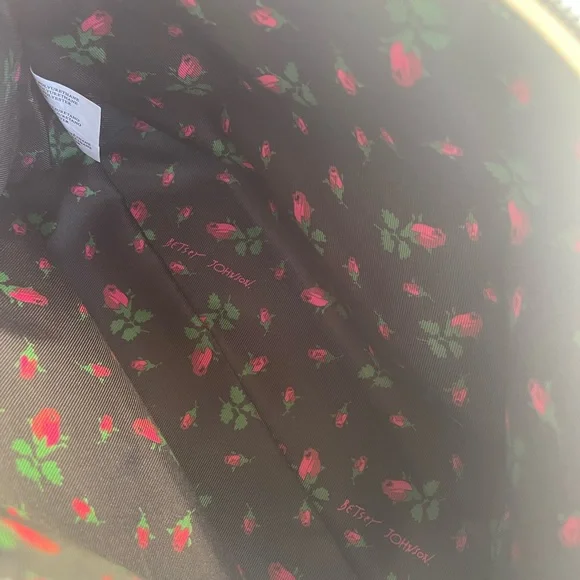 Betsey Johnson large clutch - wristlet zip new without tag - Picture 9 of 9